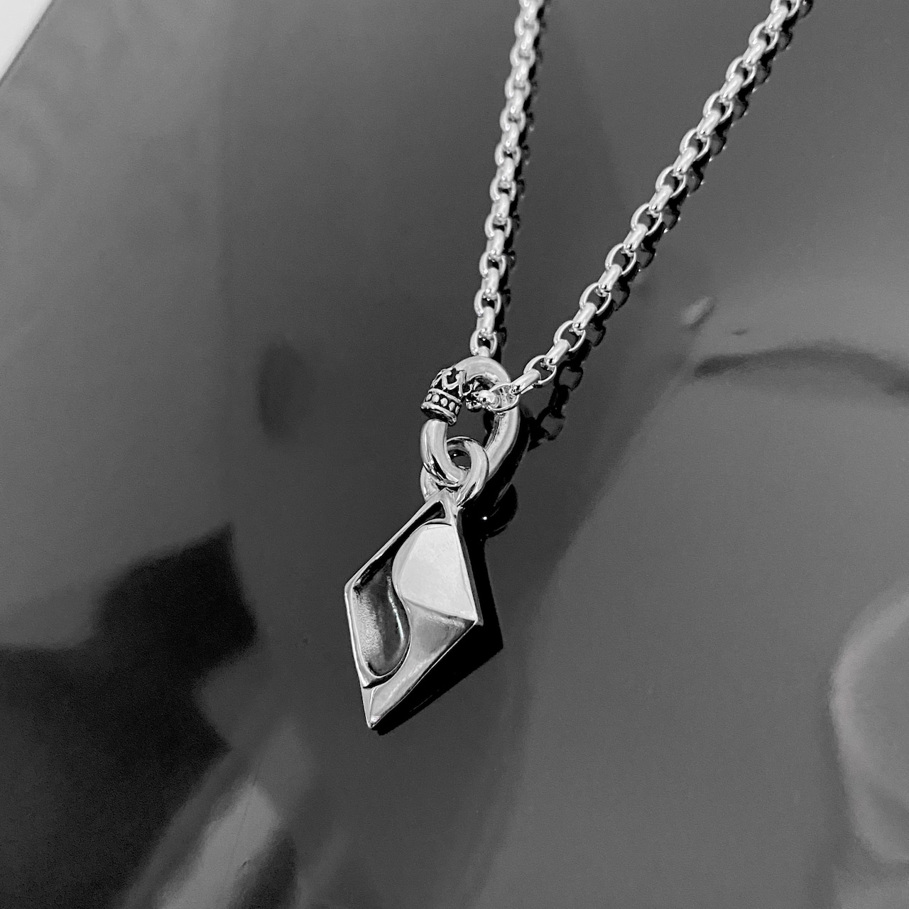 YIN YANG NECKLACE / イン＆ヤンネックレス