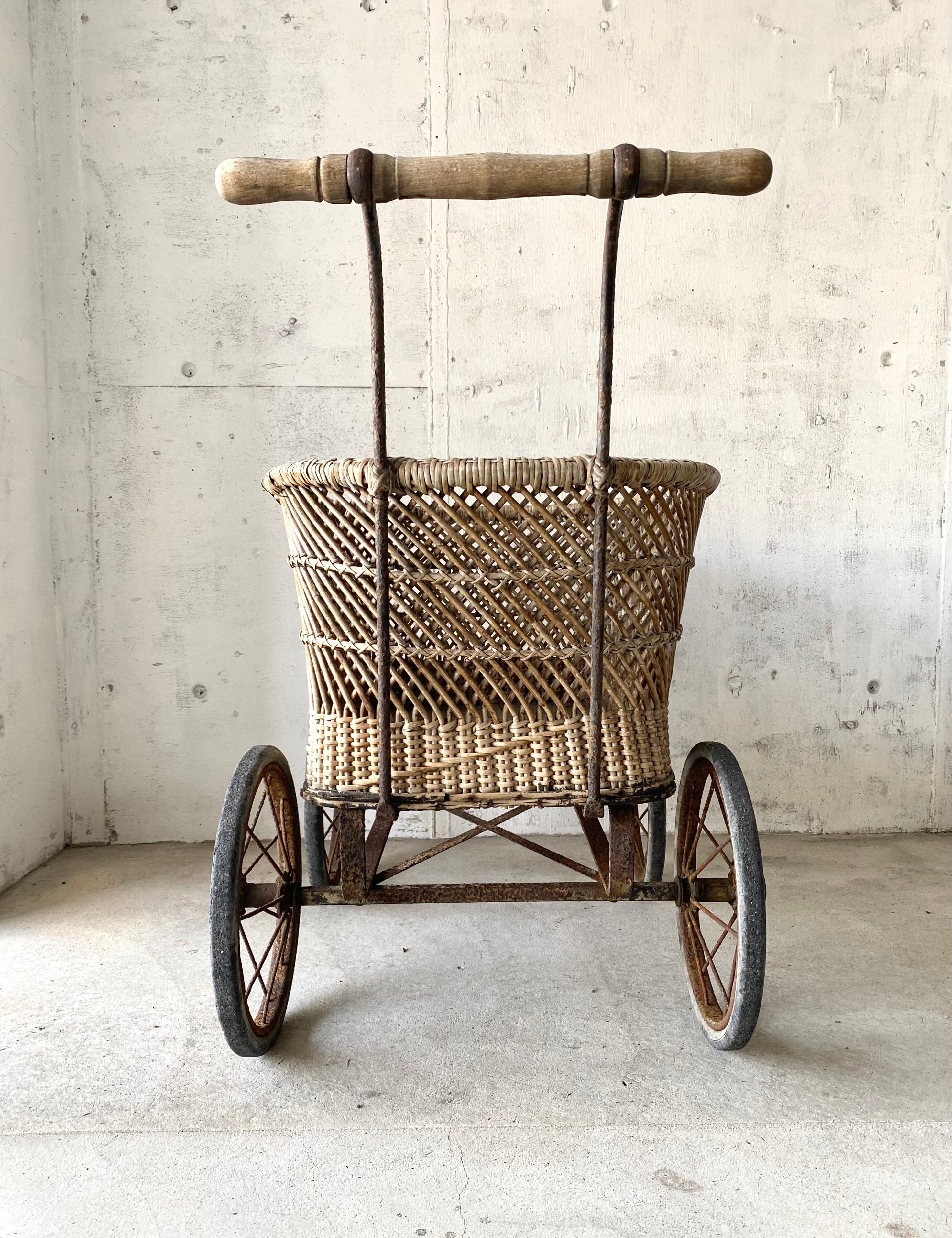 シャビーな乳母車[古家具] | giraffes craft