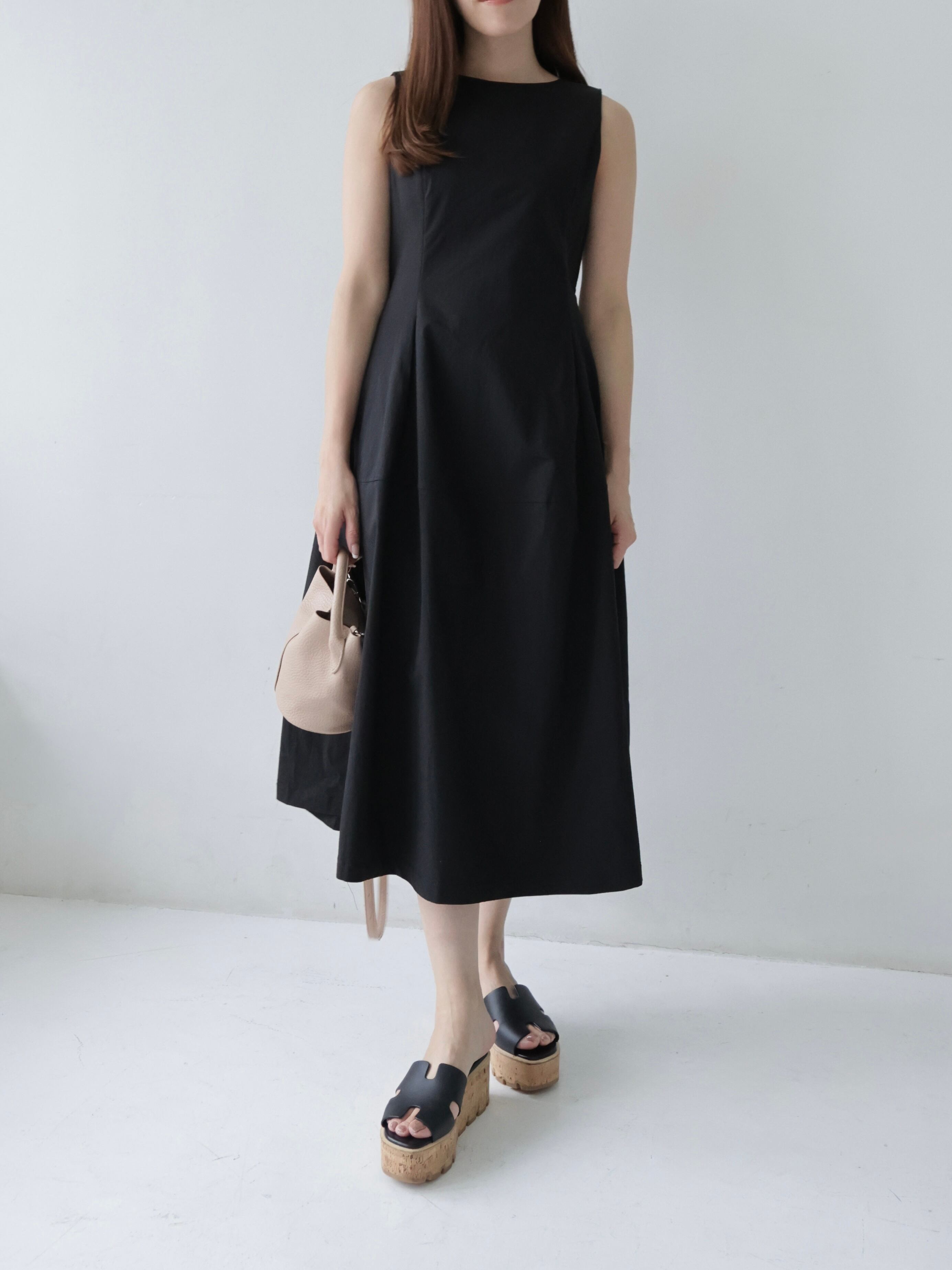 CELFORD ブラックノースリーブAラインワンピース CELFORD（セルフォード）の「シアーノースリーブワンピース ワンピース