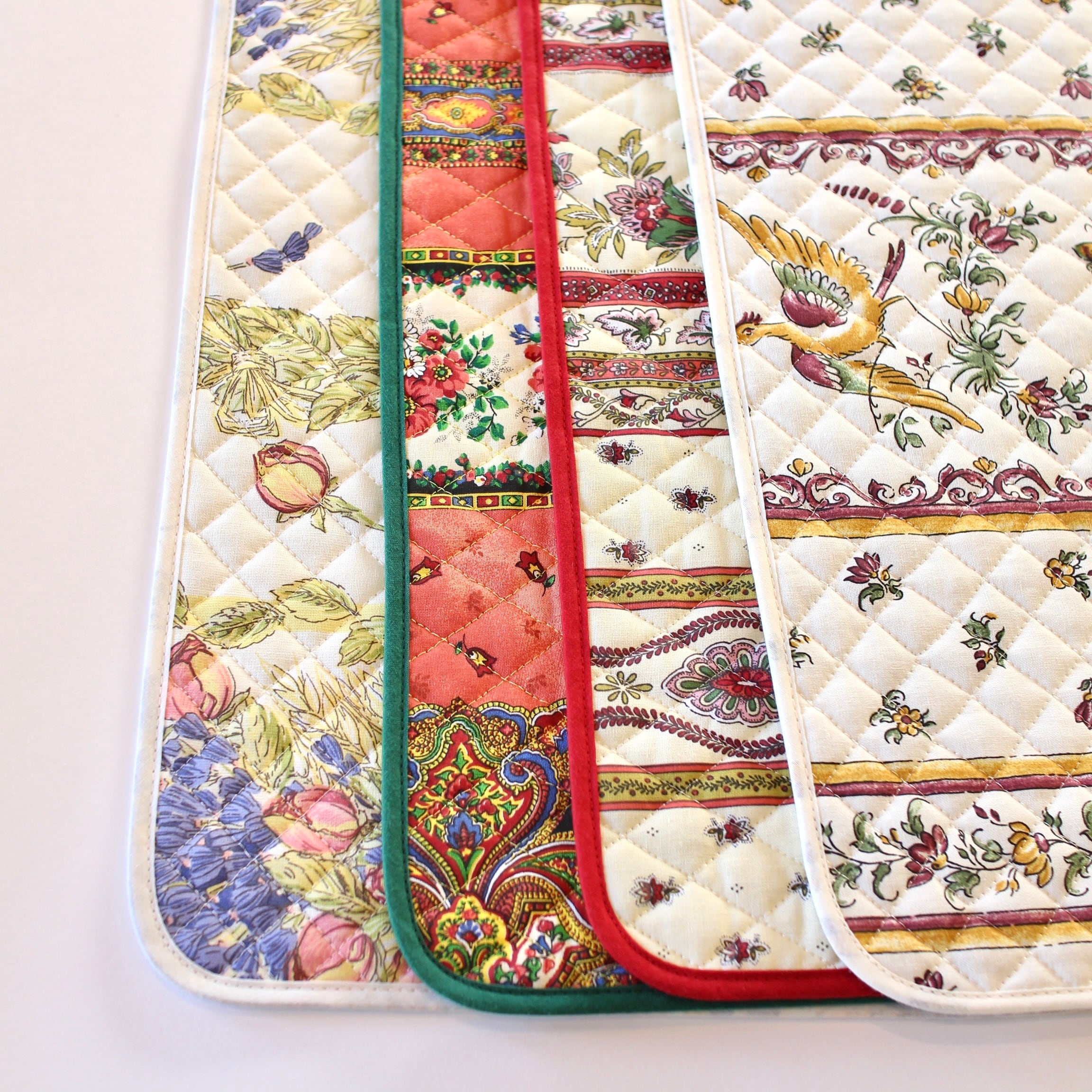 SIMLA キルティングランチョンマット ワインレッド フランス製6枚 プロヴァンス柄 キルティングランチョンマット フランス製 | ソレイユ