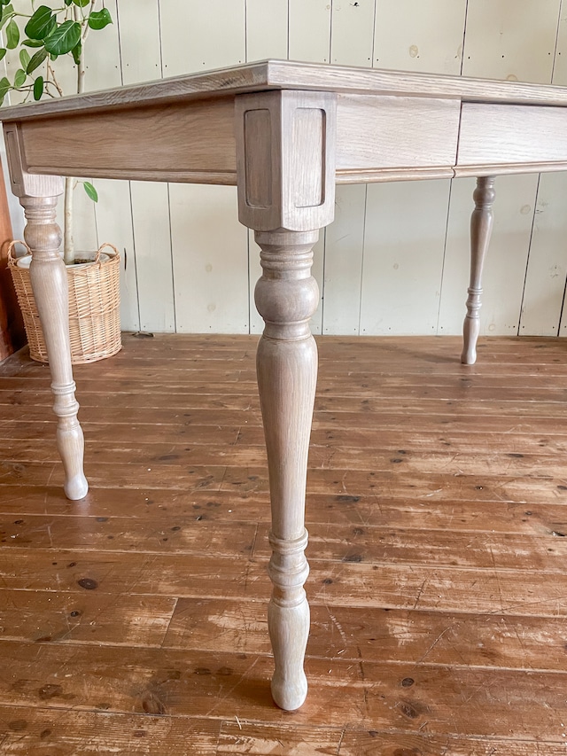 総オーク材ターンドレッグダイニングテーブル “スレンダー”(アンティーク調ろくろ足テーブル) W1400〜2400 4〜8人掛け 引き出し付きダイニングテーブル