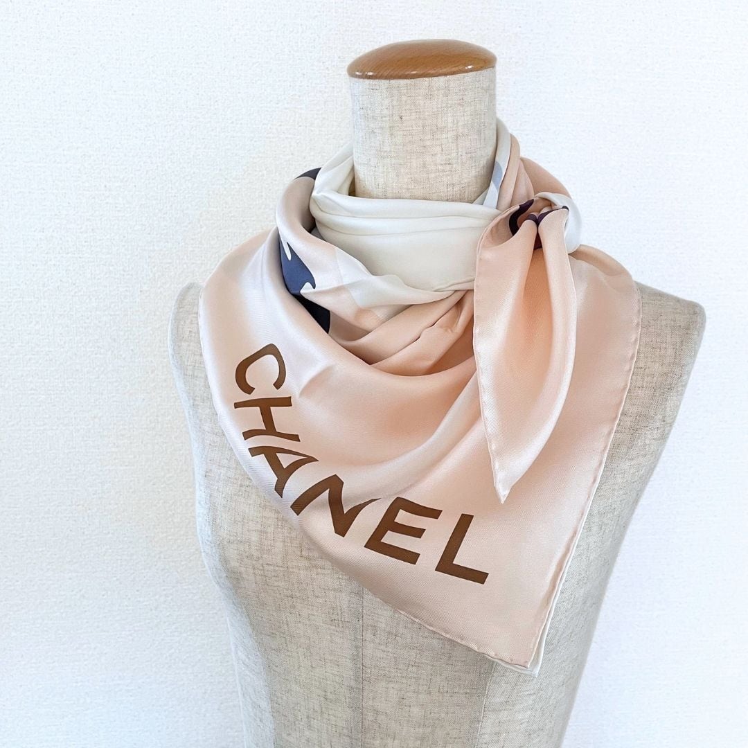 ファッション小物CHANEL シルクスカーフ