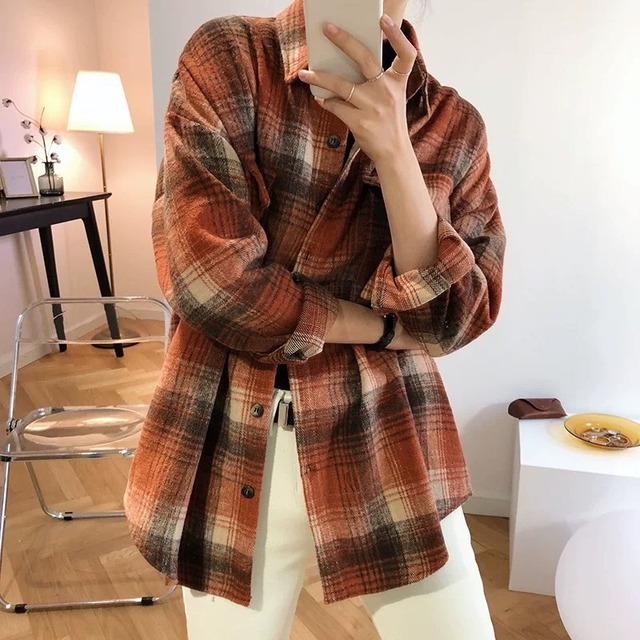 トップス シャツ ミディアム丈 長袖 前開き角襟 かわいい 大人可愛い きれいめ シンプル 上品 おしゃれ かっこいい レトロ ラフ ルーズ こなれ感 個性的 主役級 存在感 抜け感 オールシーズン シーズンレス キュート 清楚 ガーリー ナチュラル ベーシック チェック柄 レディース 女性用 ママ OL 通勤 オフィス ビジネス 学生 通学 デート お出かけ お泊まり イベント 女子会 休日 カフェ ショッピング 旅行 アウトドア レストラン コンパ 普段使い 着回し M L オレンジ