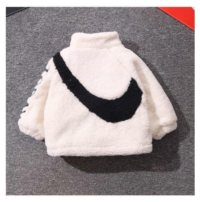 予約商品 ナイキ風ボアジャケット 子供服 キッズ 子ども服 男の子 女の子 アウター ジャケット ブルゾン コート 襟なし ノーカラー アメカジ カジュアル アウトドア ボア ファー 小学生 幼稚園 保育園 おしゃれ かわいい かっこいい 温かい 暖かい 防寒 防寒着 Lavoro