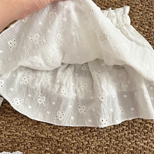 秋刺しゅうフリル重ねられるスカート