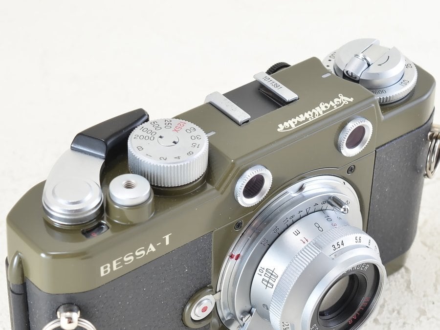 フォクトレンダーBESSA L オリーブ 28mm ファインダー付き