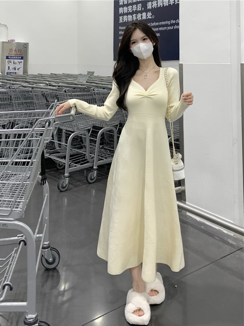 【新作】【送料無料】 Xiaoxiangfeng フランスのハイエンドインナードレス女性の春と秋のスリムなロング V ネックボトリングミッドレングススカート 0250553885180