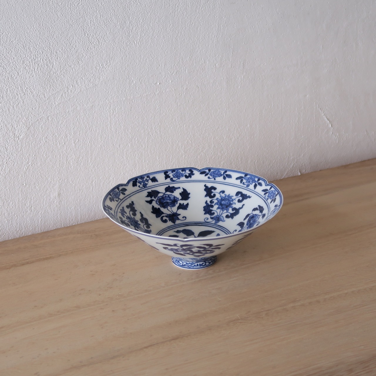 花びらのような抹茶茶碗