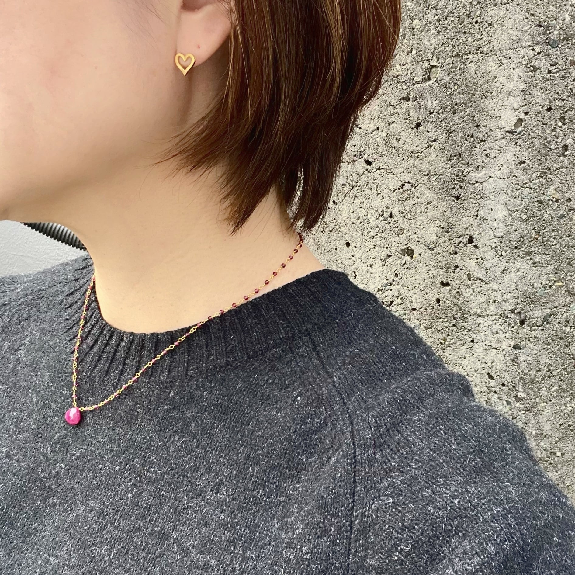 Gold Coating マットな ハート くりぬき スタッドピアス | 【公式通販