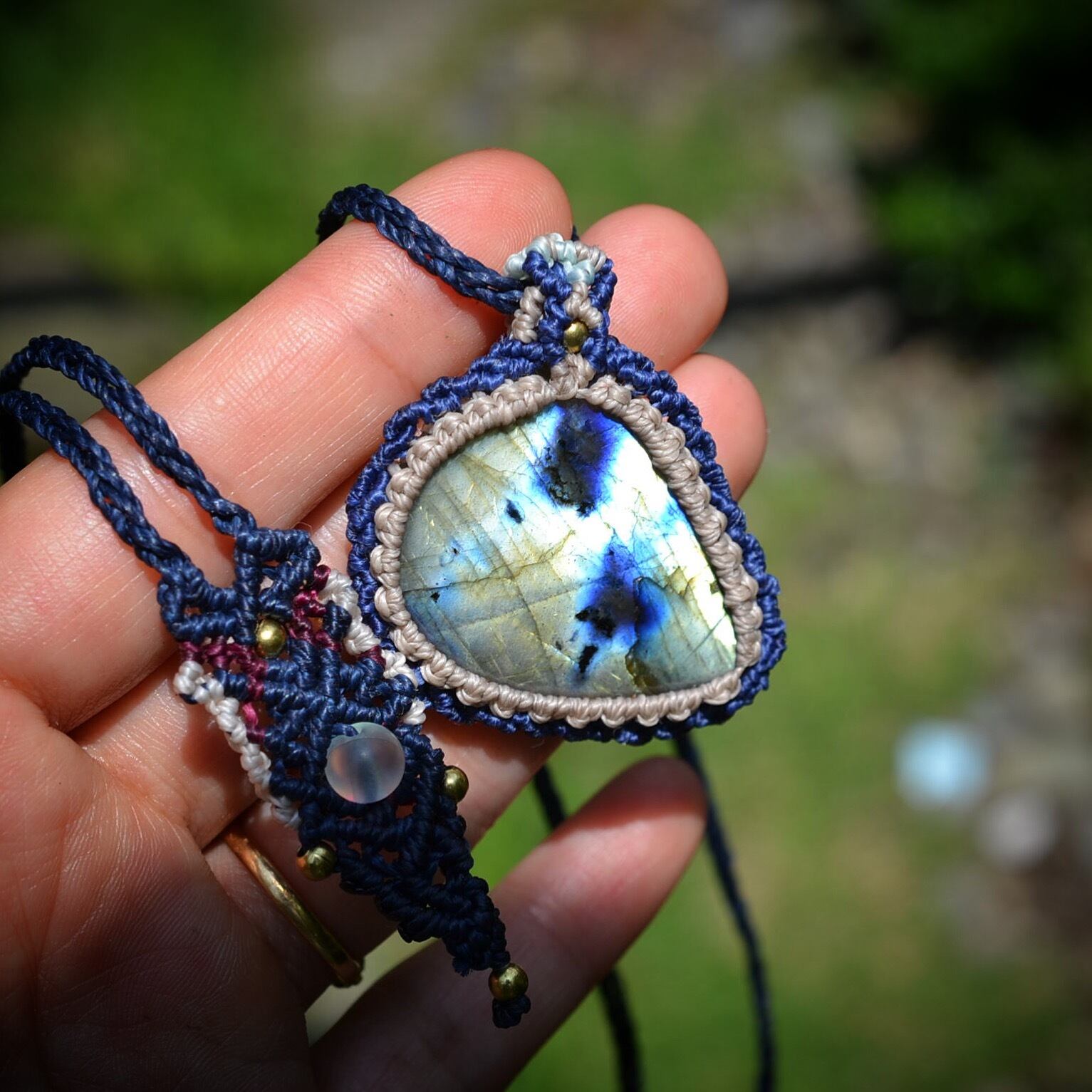 幻の黄金★ラブラドライト マクラメペンダント