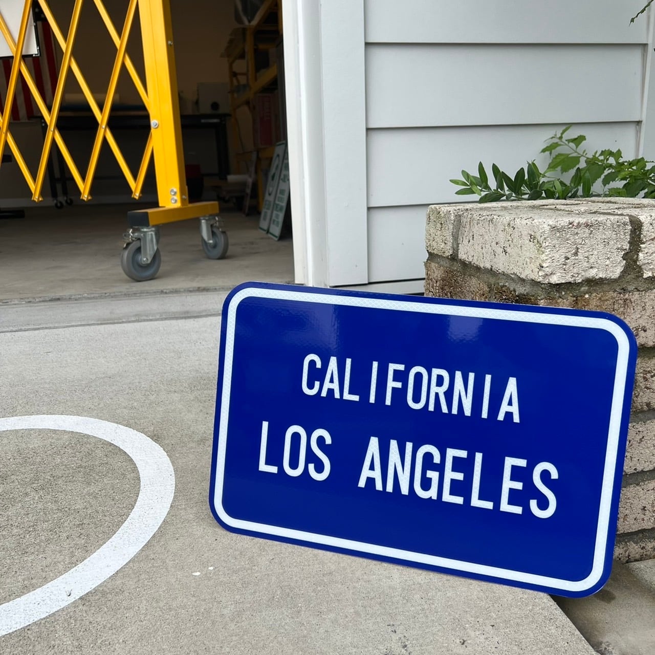 【訳あり】CALIFORNIA LOS ANGELES【18in×12in】アウトレット商品　本場アメリカロードサイン　 看板　ディスプレー　ガレージ　アメリカンハウス　表札