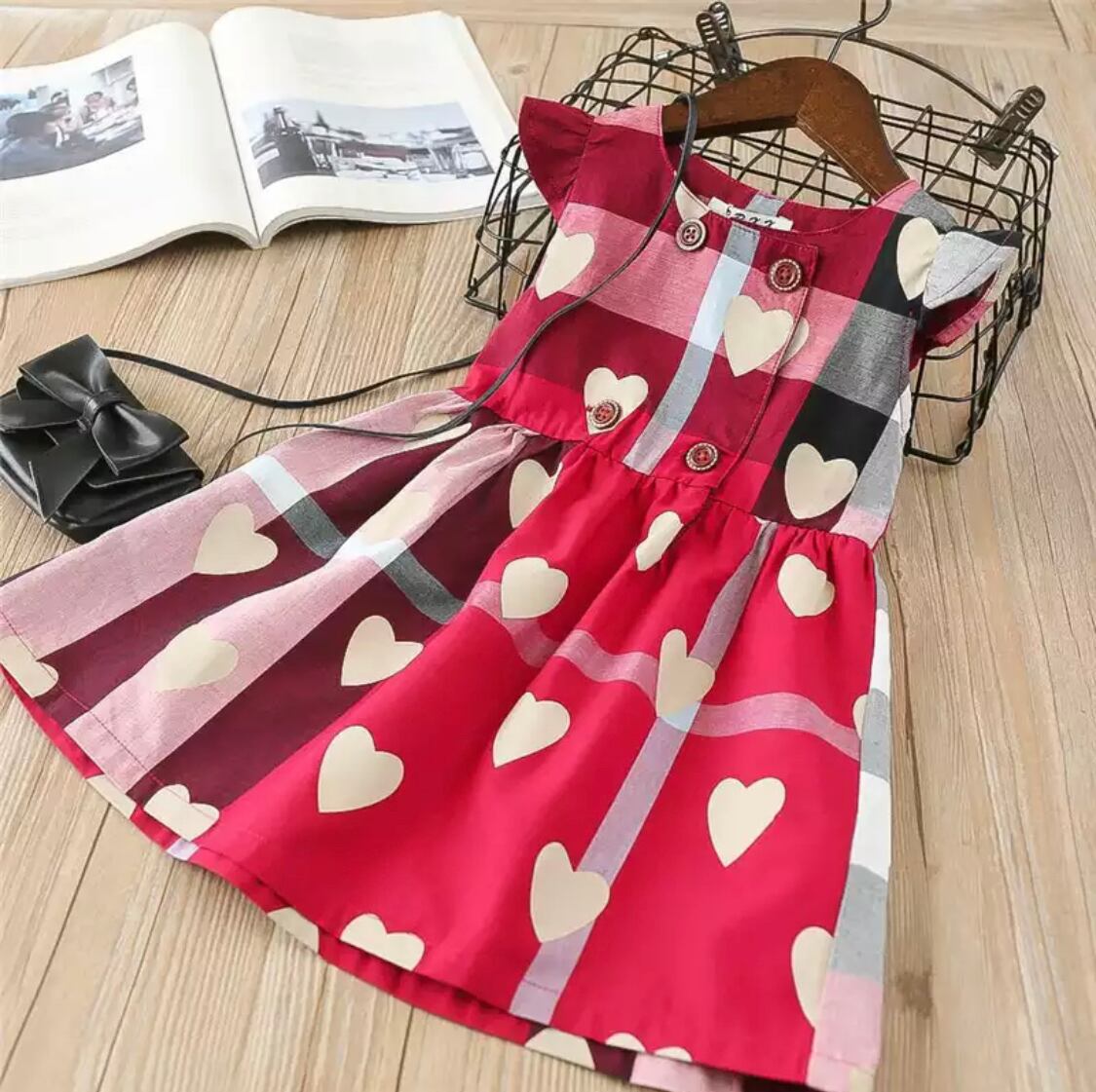 ハートチェックワンピース》》》》》海外子供服 ワンピース 春服 チェック ハート 女の子 赤 ベージュ