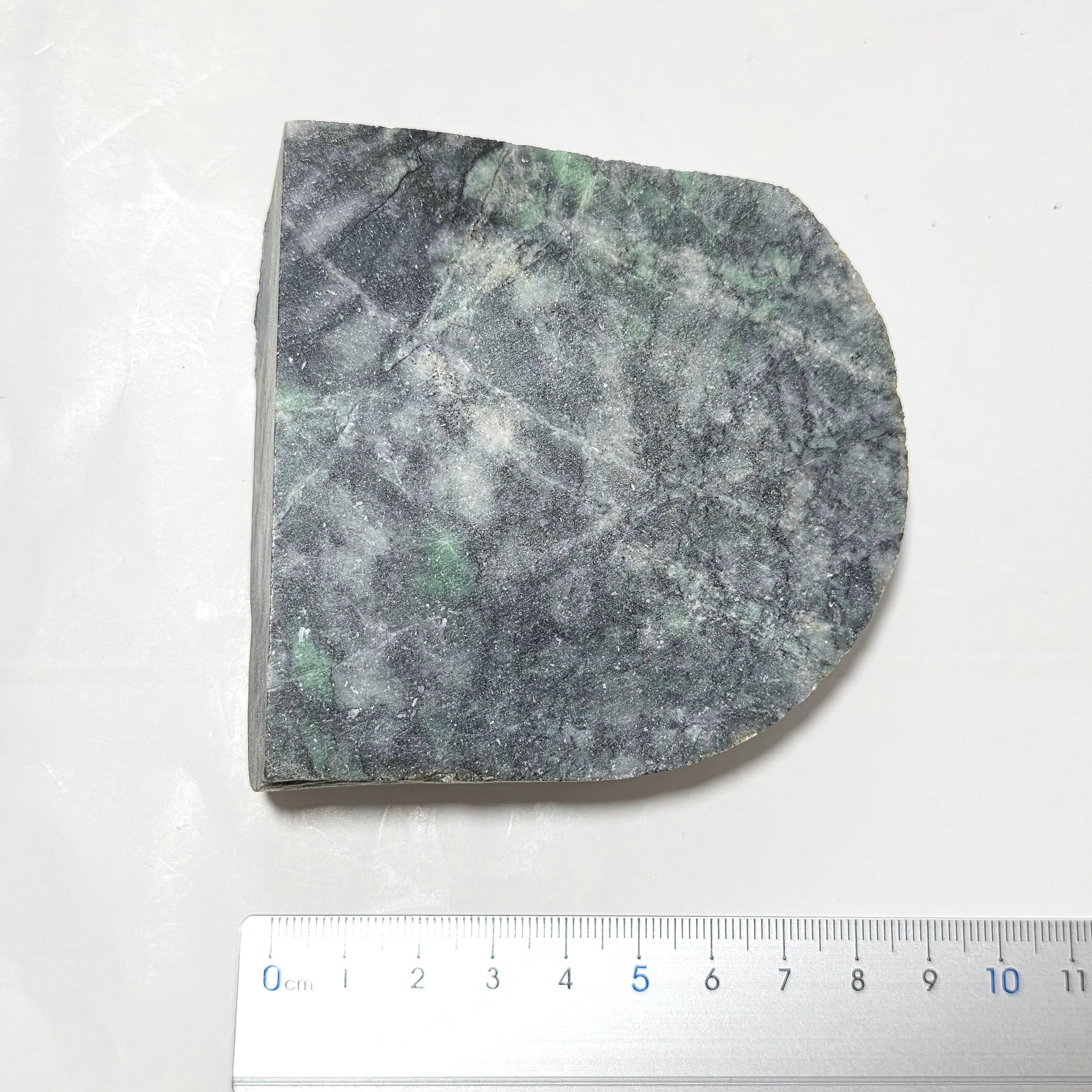 糸魚川翡翠コン沢管玉 入コン沢管玉: 糸魚川翡翠 KD0111 | 糸魚川翡翠工芸家 赤羽可行BASE