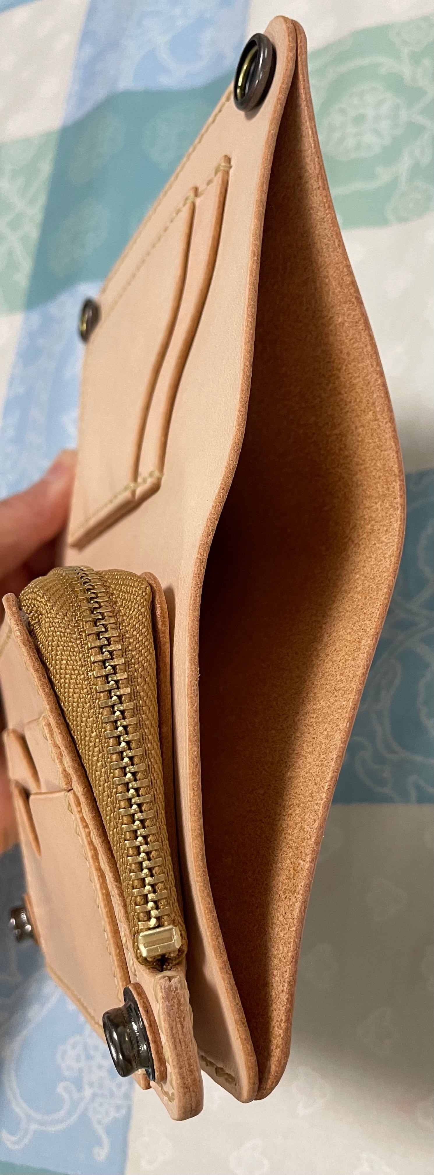 トラッカーウォレット ミドル 楽々お札を収納可能！ | 1986tleather