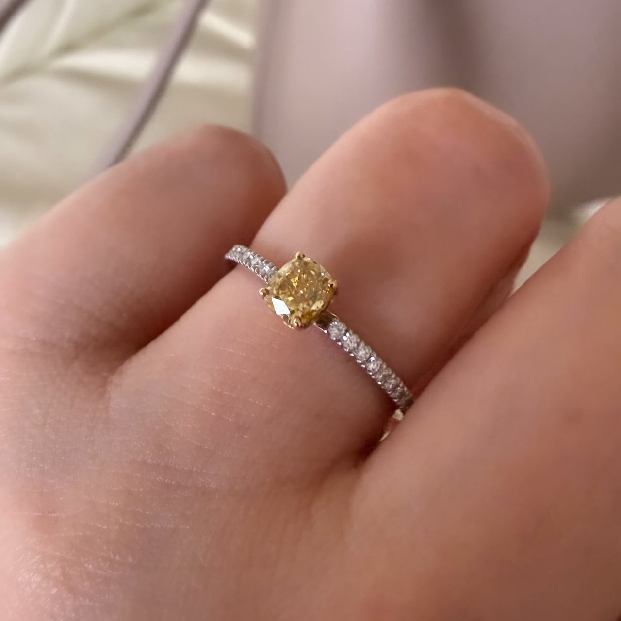 ファンシー ディープイエロー ダイヤモンドリング 0.503ct プラチナ