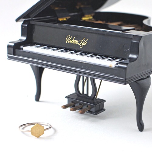 ヴィンテージスタインウェイピアノのパーツを使ったヘキサゴンリング  S-002   Vintage steinway and sons piano capstan ring (single)