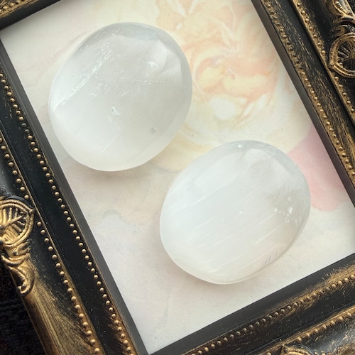 しっくり♡手に馴染むオーバルなセレナイトさん