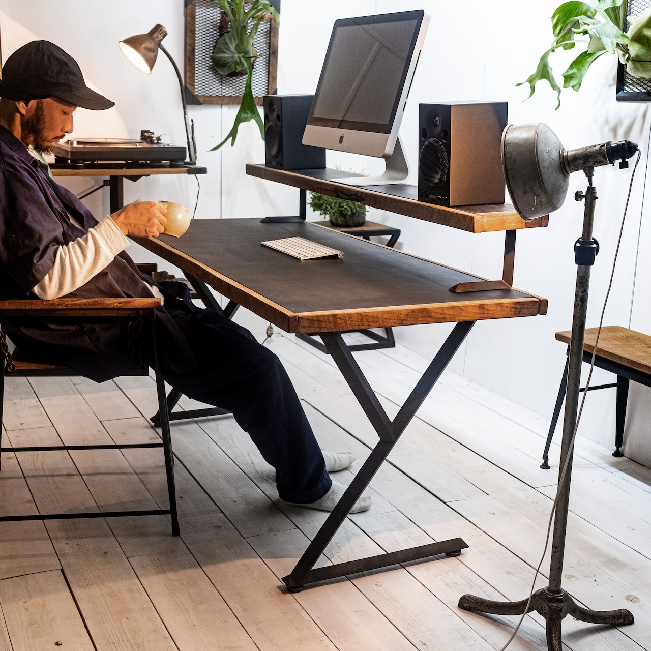 Black iron Old oak & y edge legs work desk