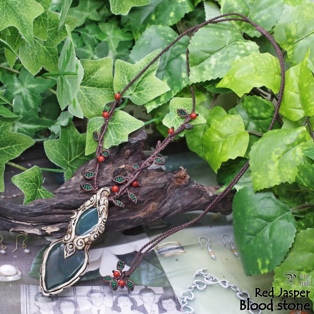 聖血の魔石『ブラッドストーン』クレイアートマクラメ編トップ