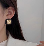 ブラックメタルイヤリング