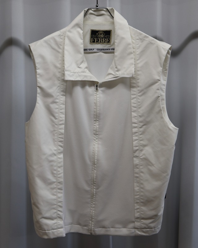 high neck docking zip-up no-sleeve vest