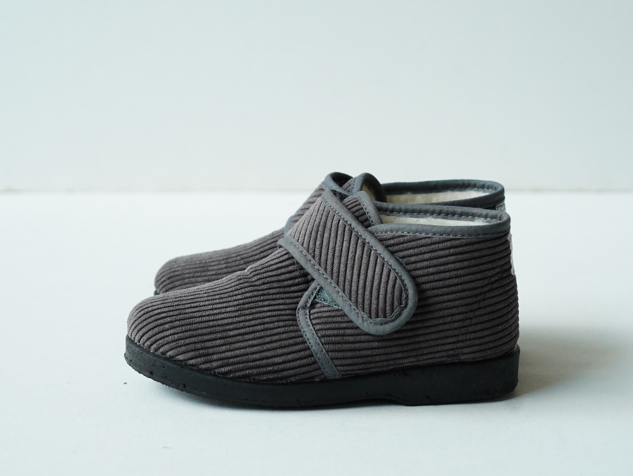 〈 La Cadena 〉BOTA VELCRO “ハイカットスニーカー”  / GREY / 15~21cm