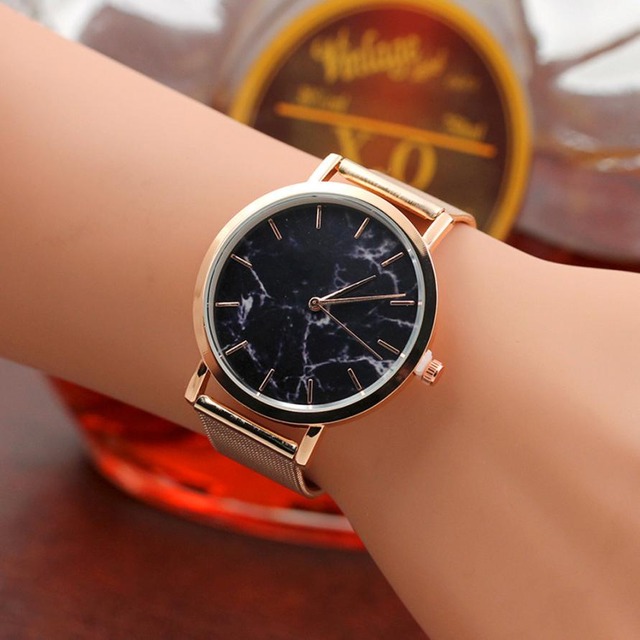 2018ファッション女性カジュアル腕時計クリスタルステンレス鋼アナログポインタクォーツ腕時計レロジオfeminino montre熱い販売