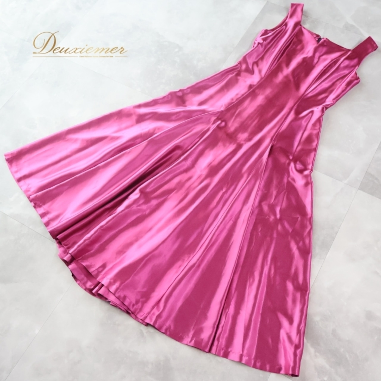 フラダンス 衣装 ワンピース ドレス ピンク系 サテン 華やか 鮮やか 光沢 高級感 かわいい おしゃれ 上品 大人っぽい ハワイアン アロハ フラ ダンス レッスン 練習 ノースリーブ フレアスカート さわやか パーティー かわいらしい きれい 大人用 ゴージャス