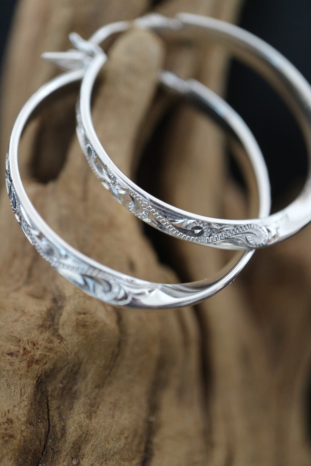 ハワイアン手彫りフープピアス