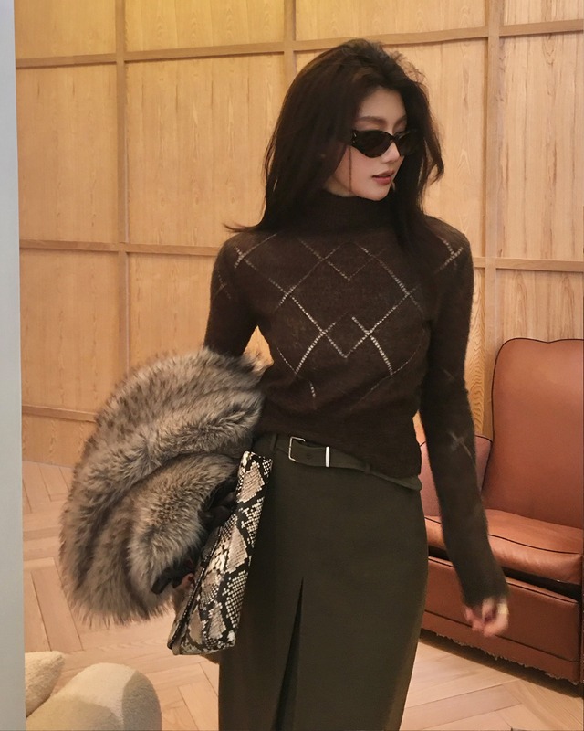 アーガイルハイネックニットトップス　A25316