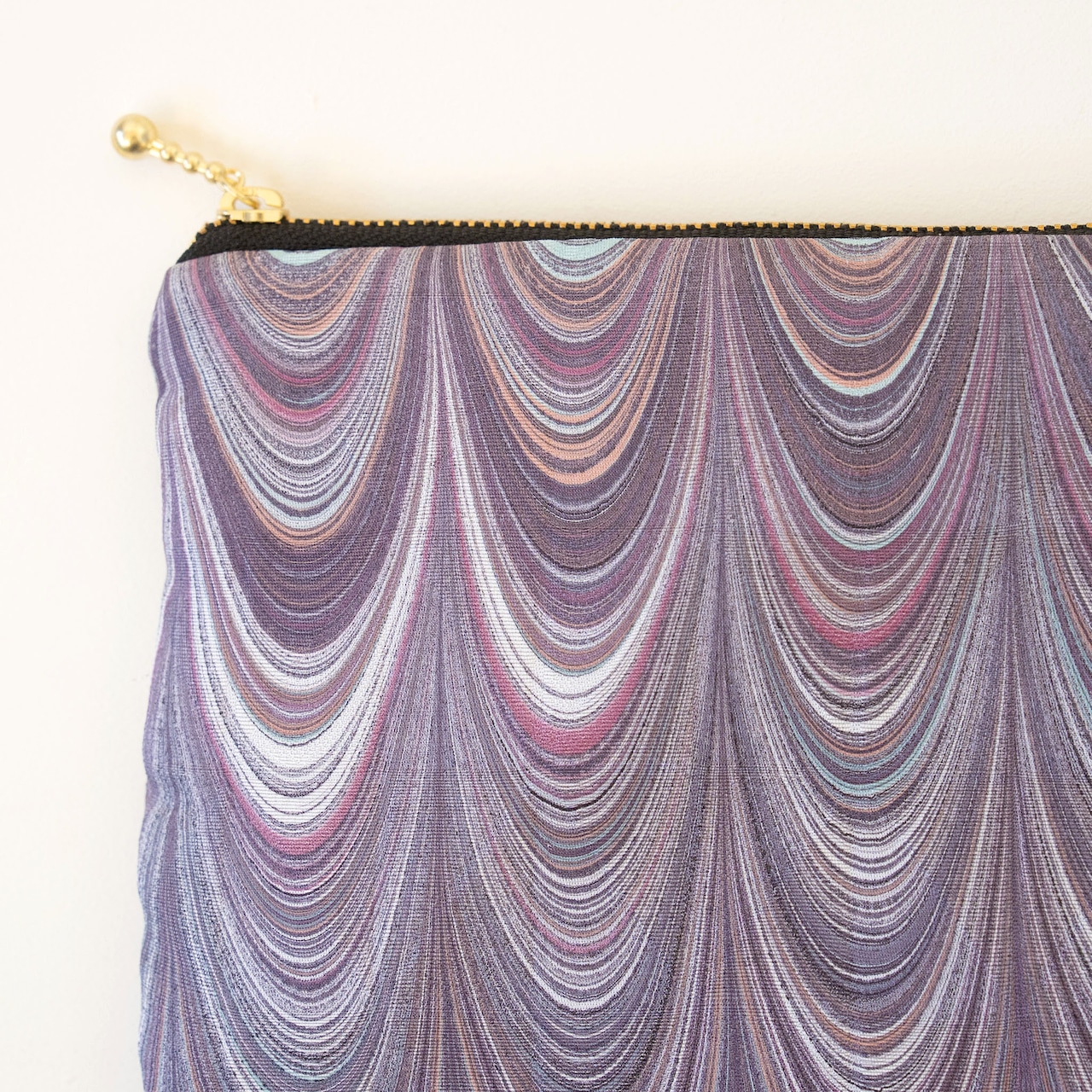 墨流しポーチ 〔孔雀のすみか〕