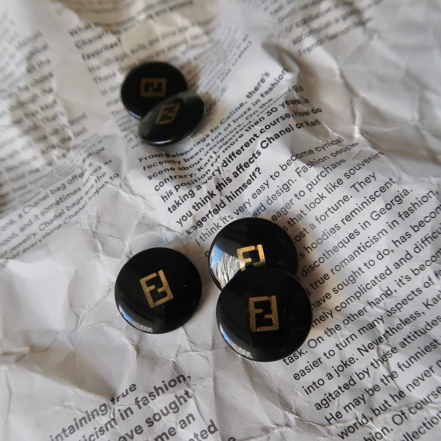 VINTAGE FENDI BUTTON】ゴールドロゴ ブラック ボタン 18mm F-26001