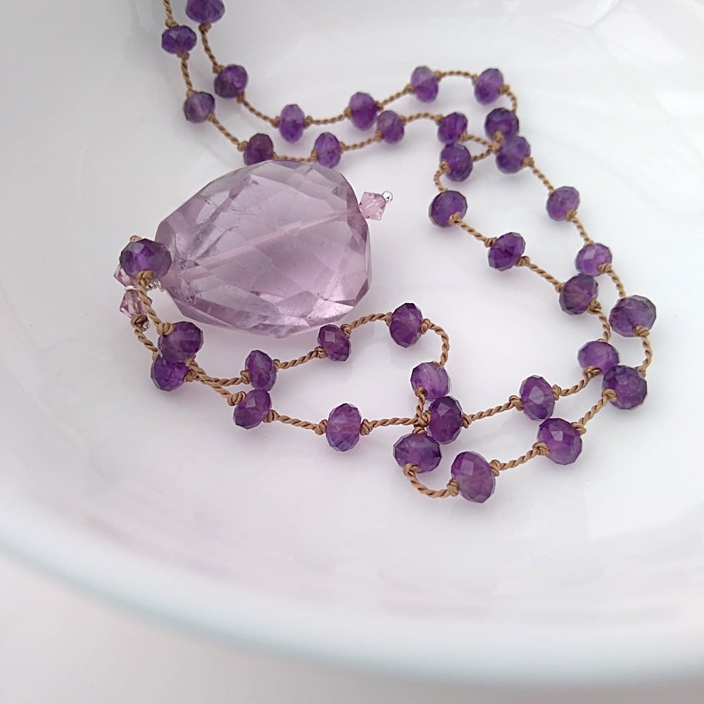 綺麗なレベル高きアメジストたん！綺麗！ 綺麗なレベル高きアメジストたん！綺麗！