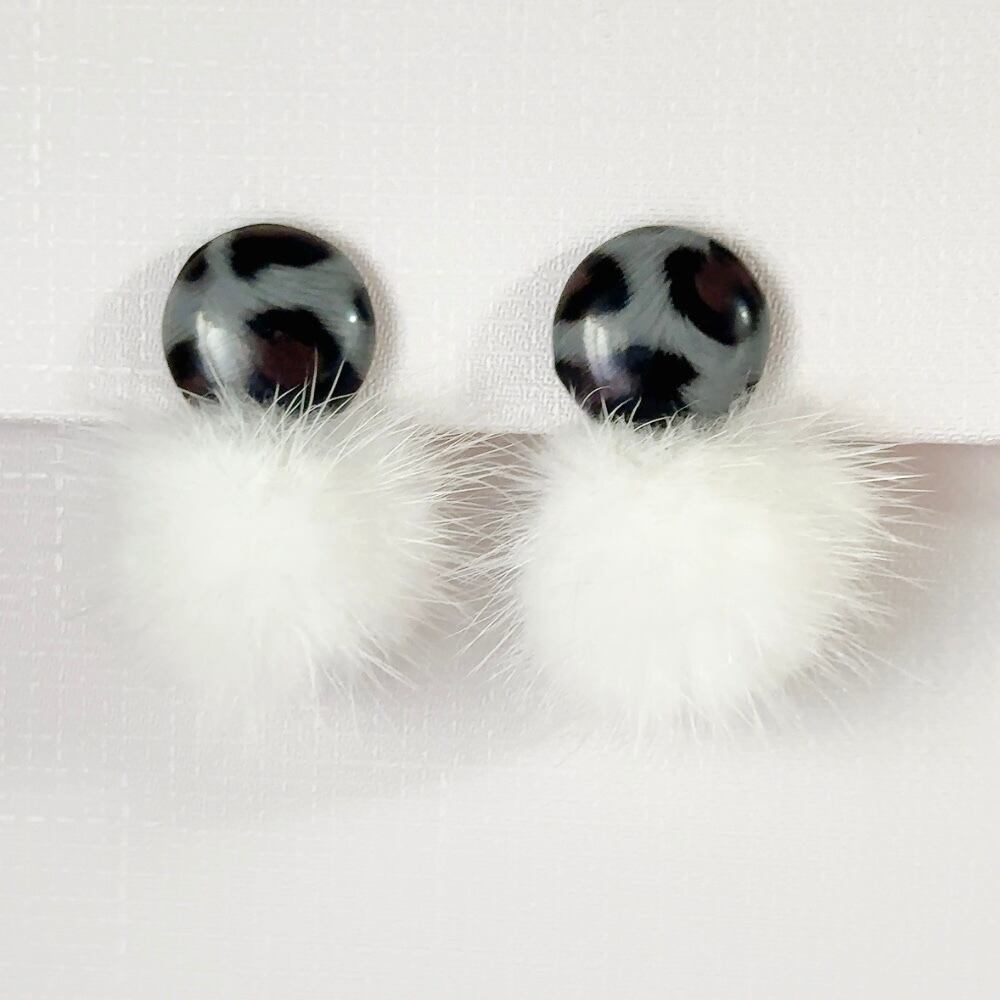 ライトベージュファー再入荷》ヒョウ柄ボタンイヤリング・ピアスx 