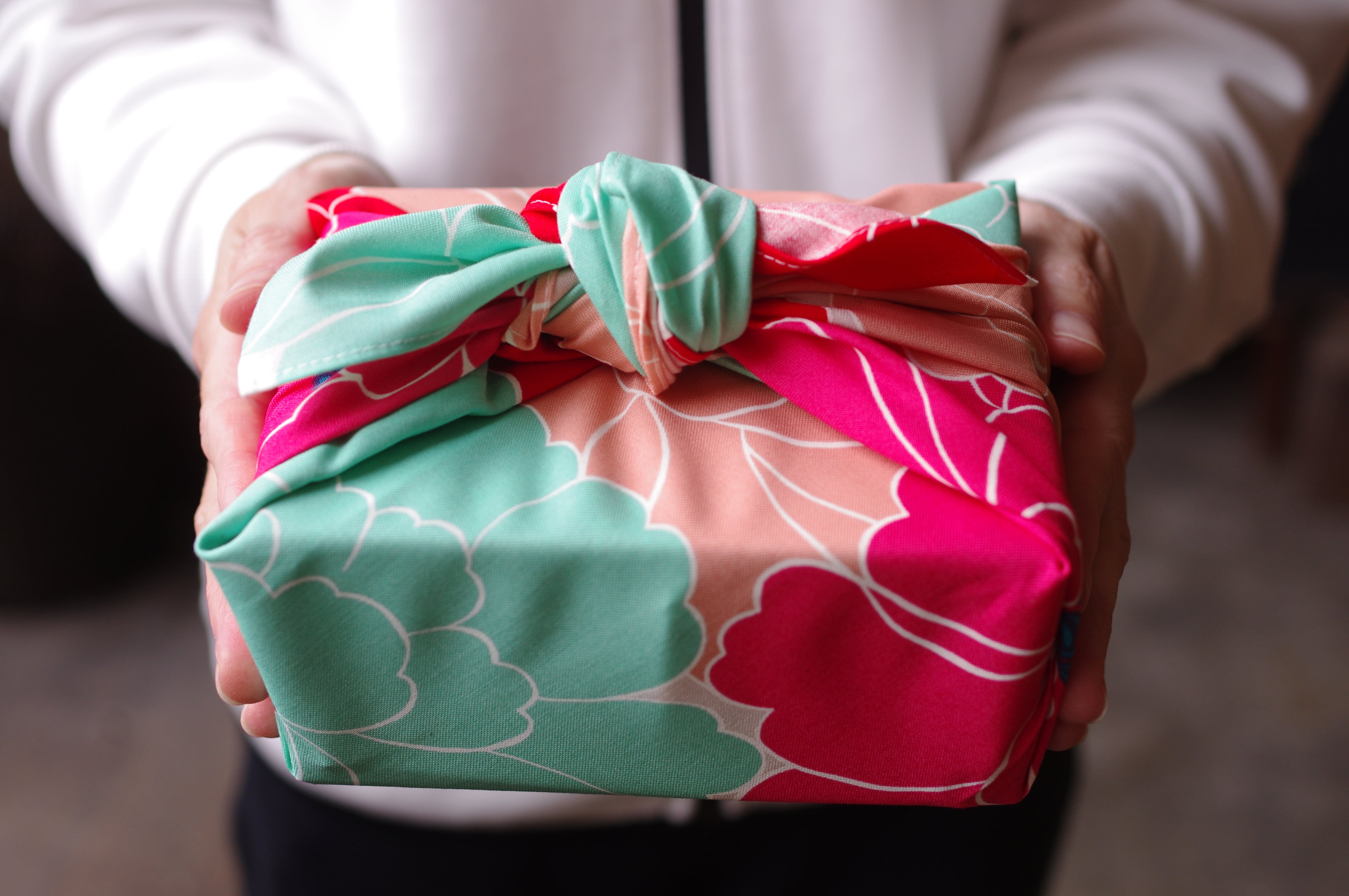 【贈るとき】ときのお茶詰め合わせ 風呂敷包(2缶セット)