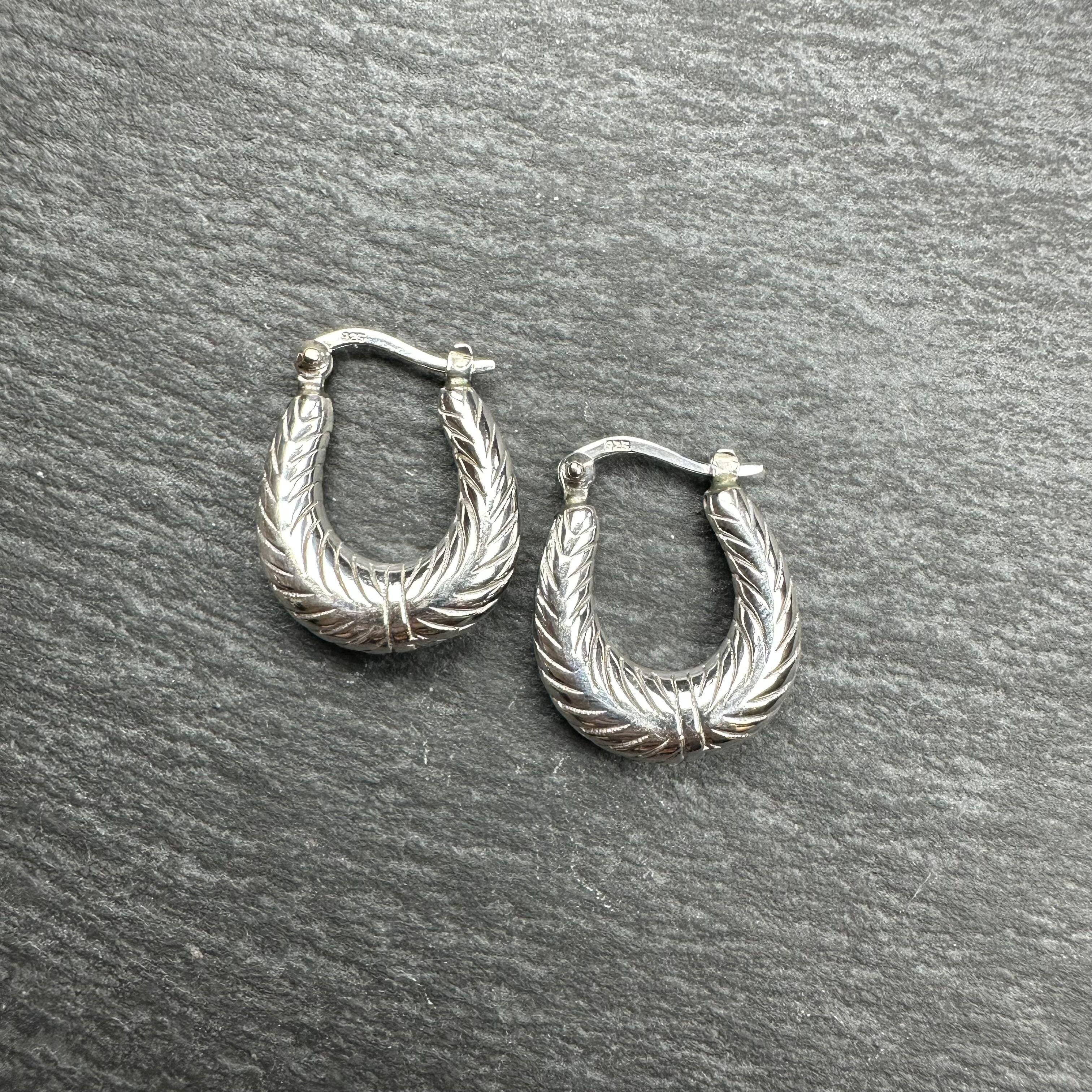 シルバー925 silver 彫りデザインフープピアス/軽研磨仕上げ