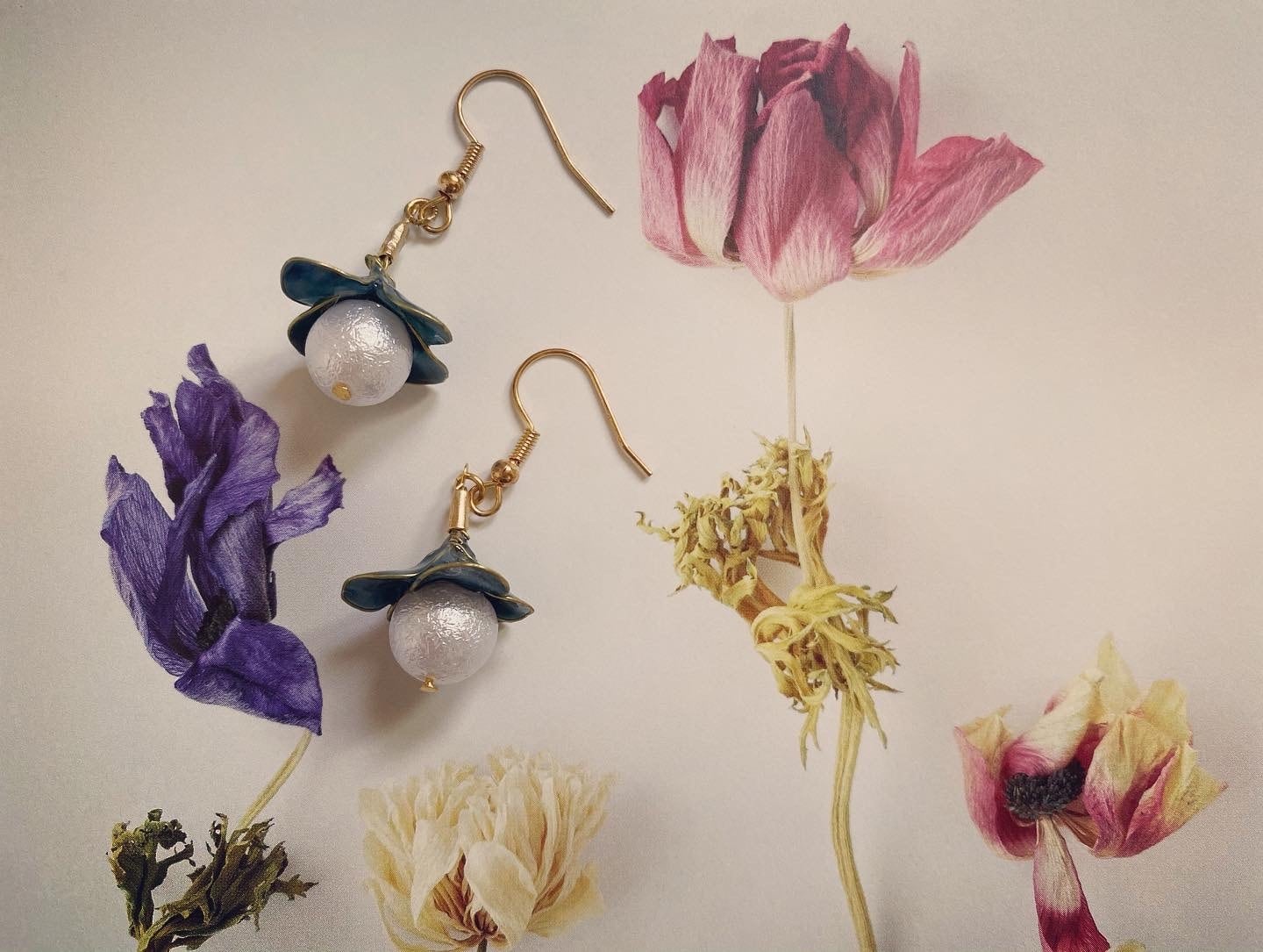 フラワー帽子のパール(紺)