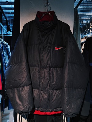 【D4C】90's "NIKE" mat black × red logo design down jacket