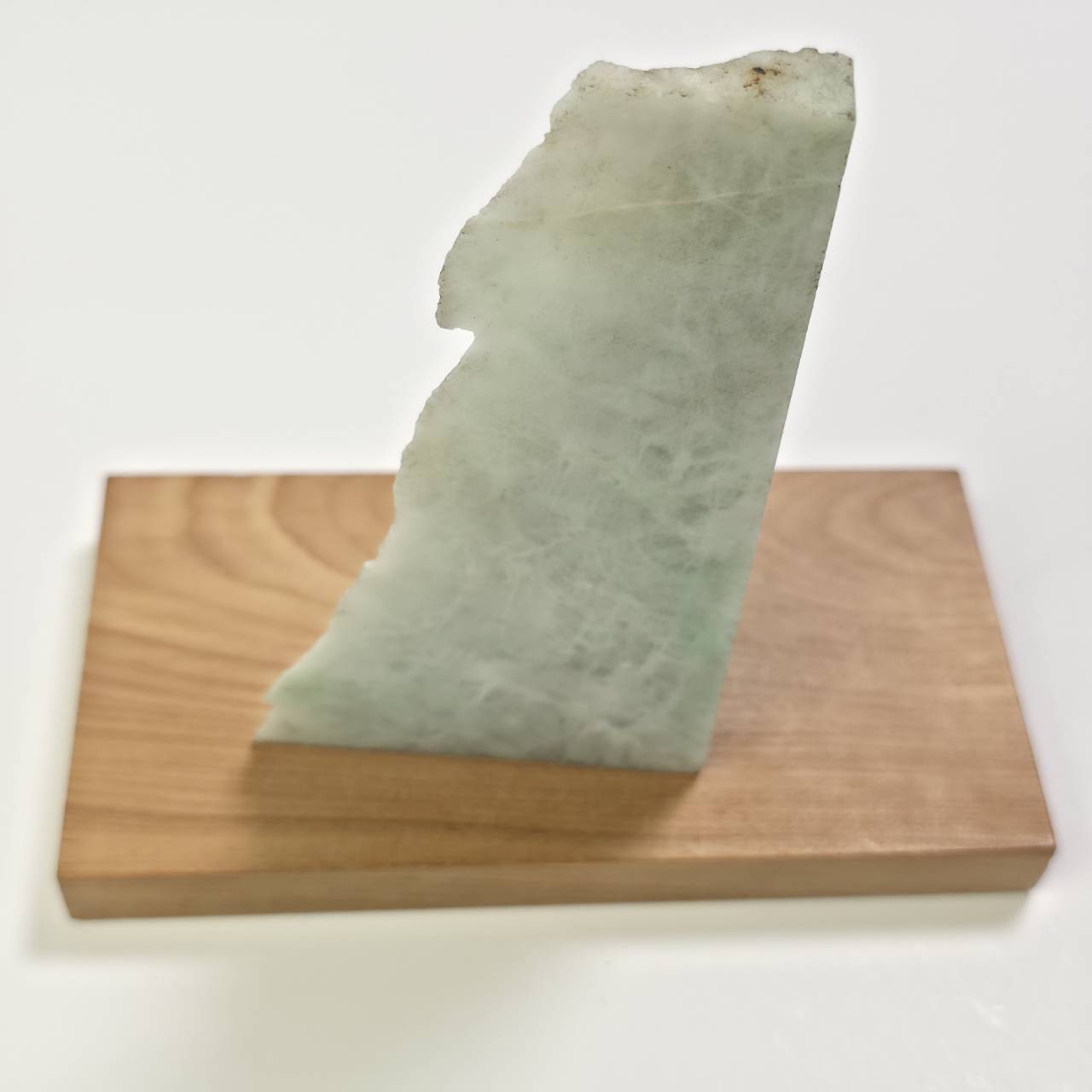糸魚川翡翠:原石:端材 BG0188 | 糸魚川翡翠工芸家 赤羽可行BASE