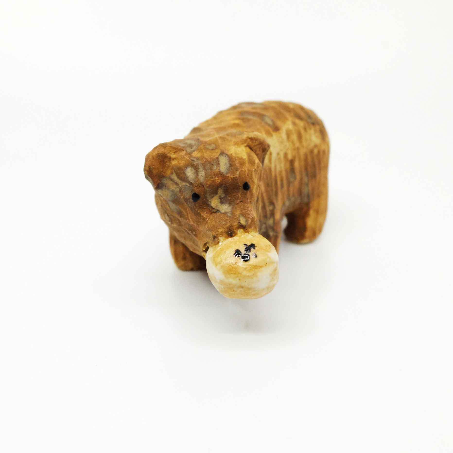 木彫り熊（あんぱん）の置き物 / すずきたまみ / 陶芸作品