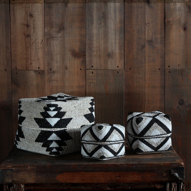 Beaded Bamboo Basket M  / Indonesia