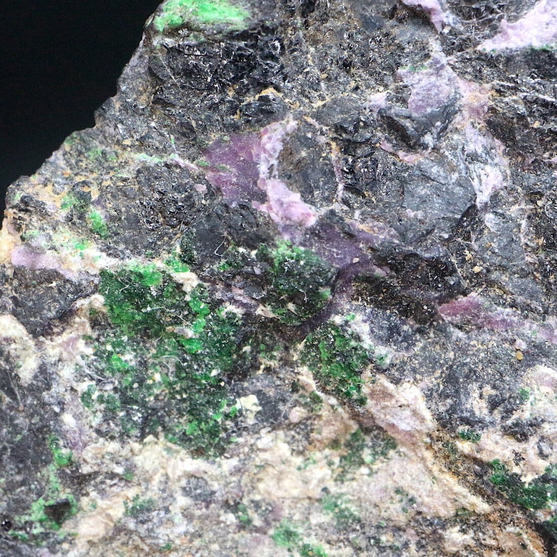 ウバロバイト クロム鉄鉱 クロマイト 122,4g CHM007 鉱石 天然石 