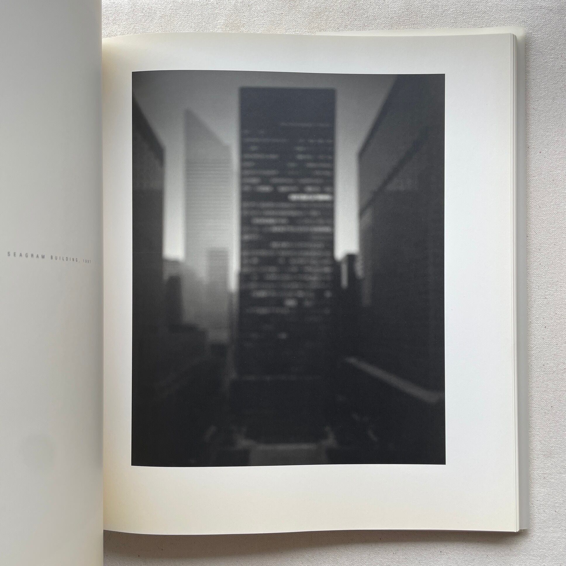 SUGIMOTO 杉本博司 写真集 ?media_id=3824495297809307899