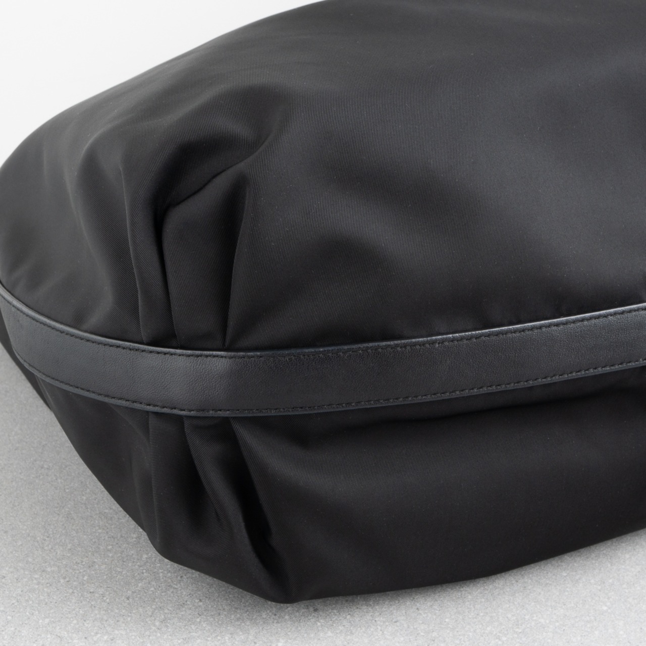 プラダ ショルダーバッグ ブラック ナイロン ヴィンテージ