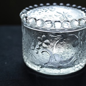 雫の冠が美しい、ガラスの小物入れ 5