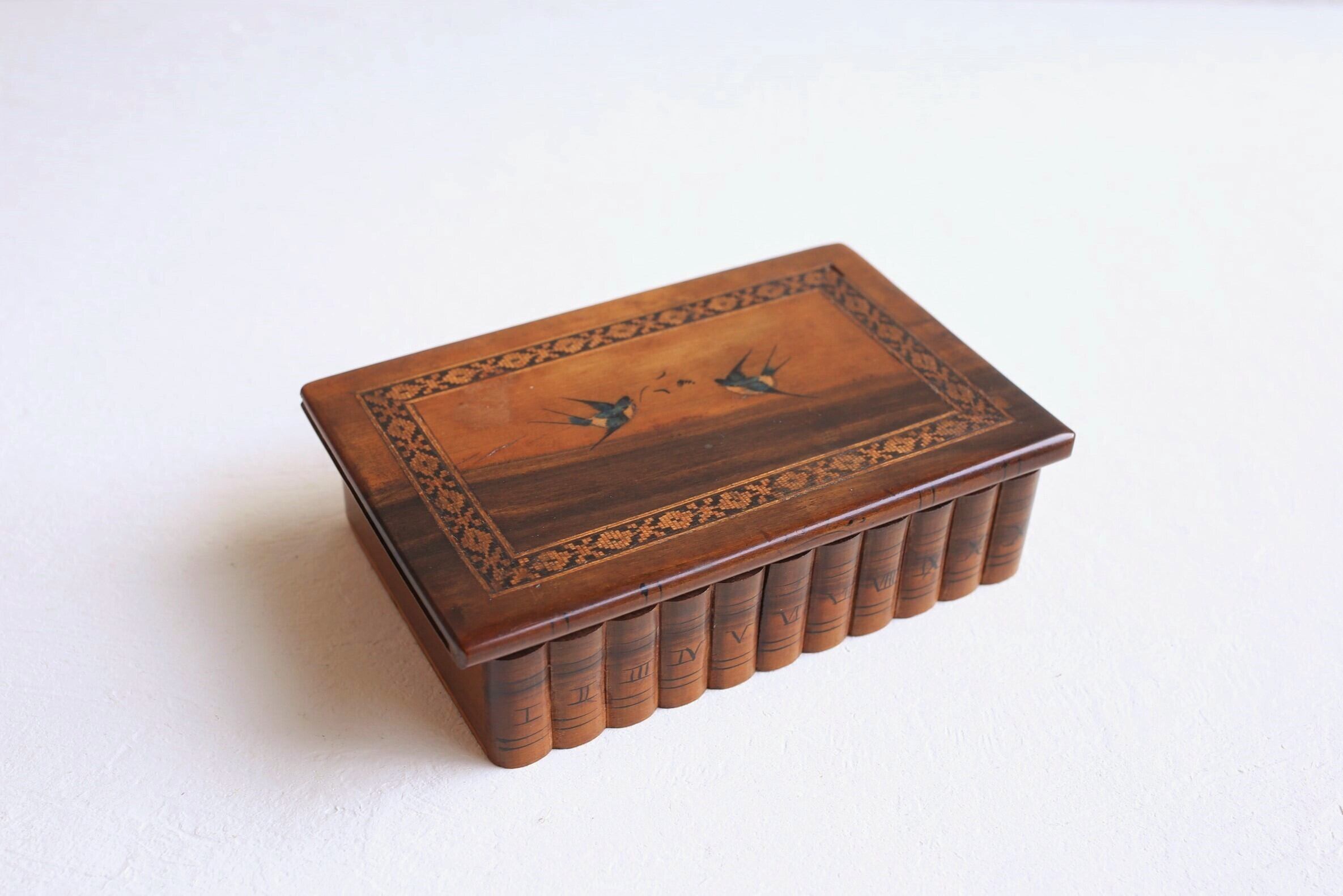 フランス アンティーク モシュリンヌ ボックス 『ツバメ』 N-02837