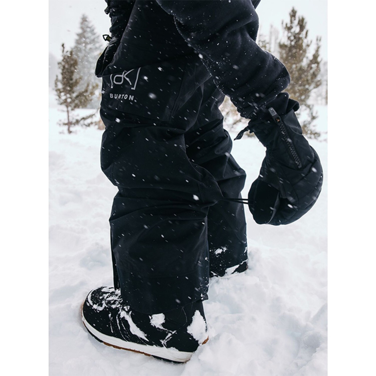 Burton [ak] こぼれ GORE-TEX キミー ビブパンツ XS 