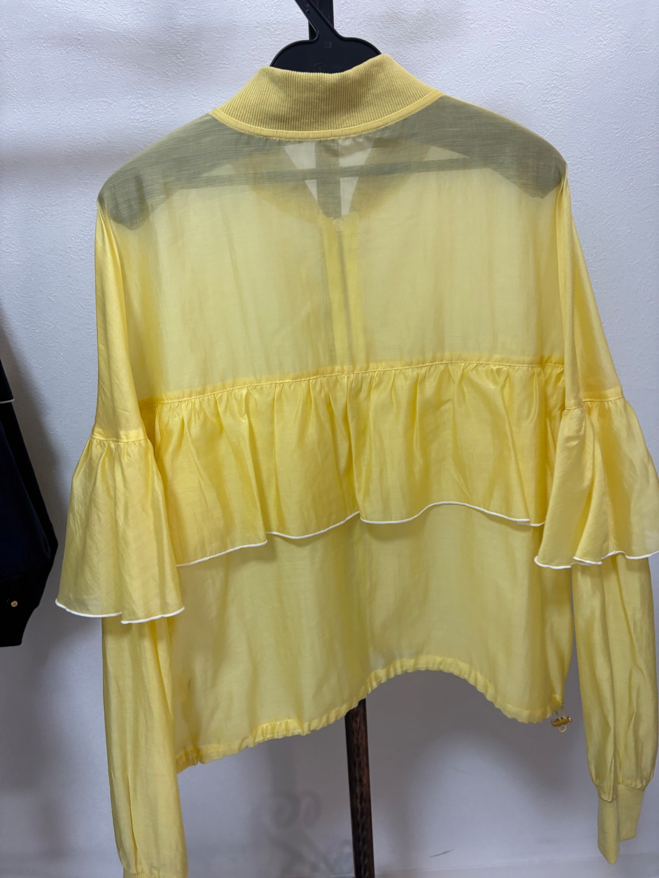 EGLAN TINE シアーフリルトップス　502399