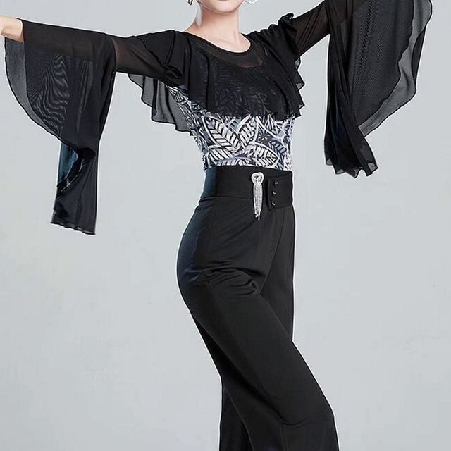 ラウンドネック　フレアスリーブ　トップス　ds0513