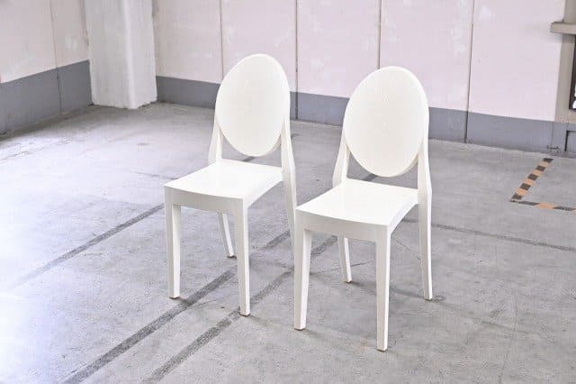 Kartell/カルテル「VICTORIA GHOST/ビクトリアゴースト」チェア2脚セット イタリア製 椅子 白 ポリカーボネート ホワイト スリム【中古家具/中古インテリア/USED家具ユーズド家具/リサイクル】